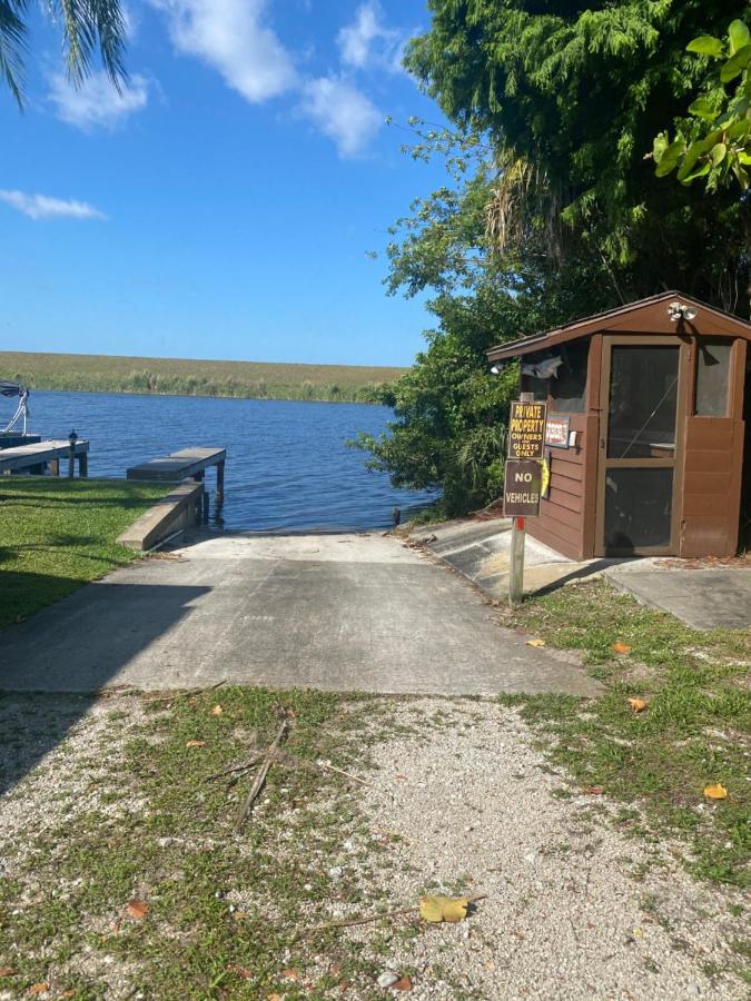 Log Harbor Cabins Okeechobee Esterno foto